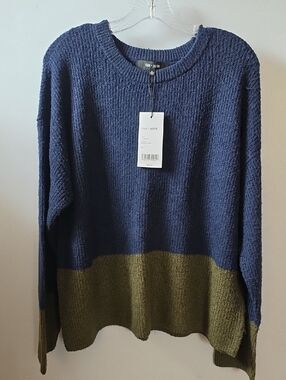 Chloe + Jasmine Colorblock Navy and Olive Crewneck Sweater - Casual Layering